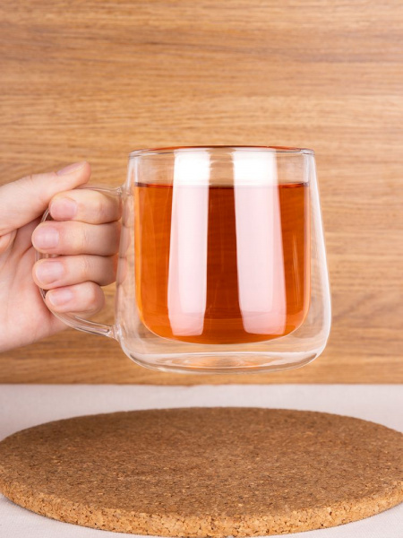 чашка с двойными стенками glass first
